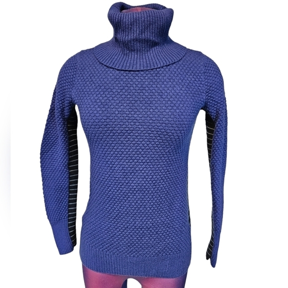 Athleta Royal Blue Waffle Knit Merino Wool Turtleneck‎ Sweater Size Small Women - Picture 1 of 8